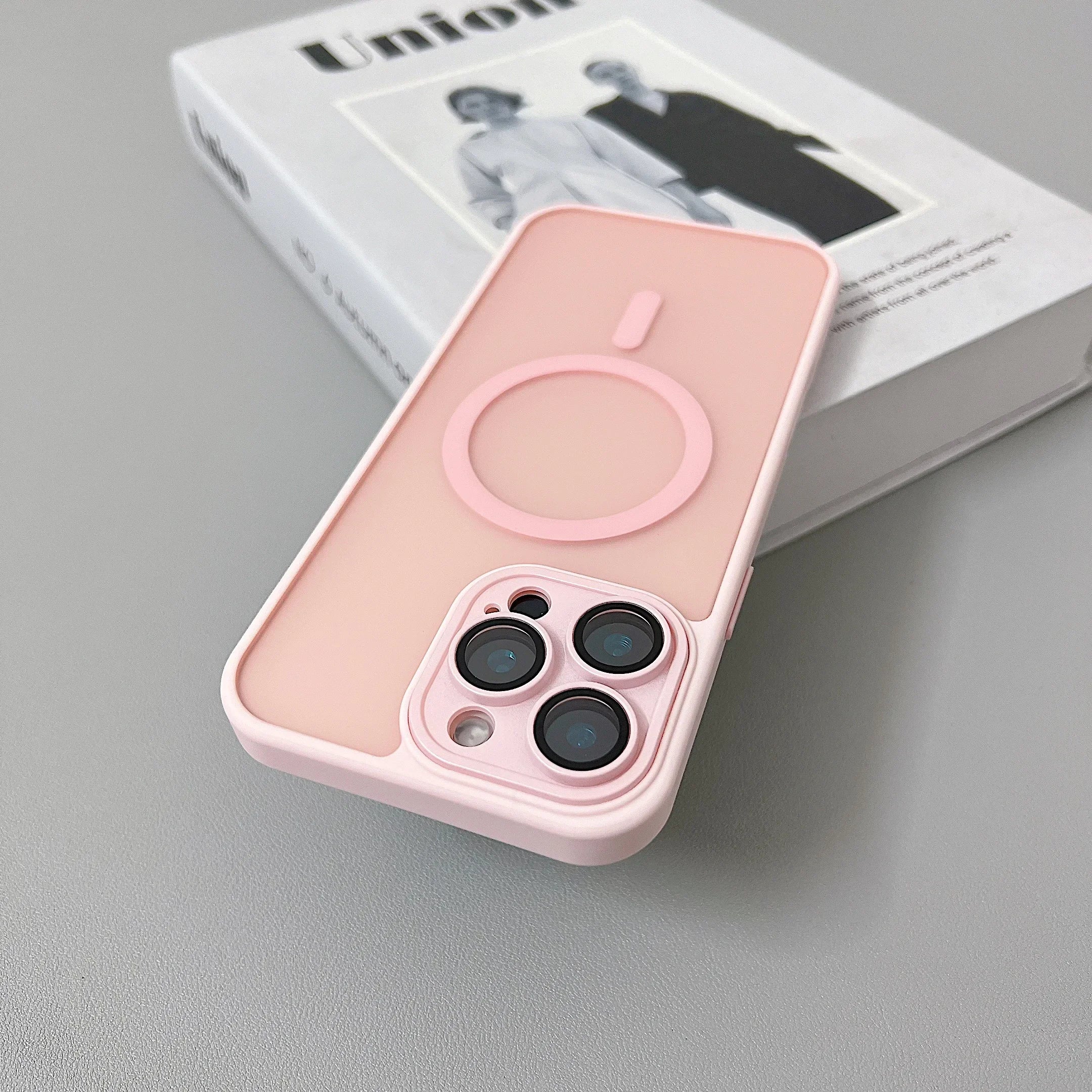 Cover Magnetica Opaca Antiurto per iPhone 17 16 15 14 13 12 11 Pro Max Plus – Compatibile MagSafe